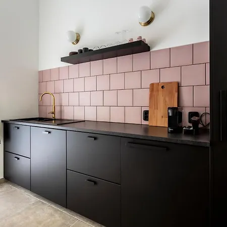Apartment Freshly Refurbished, Stylish In The Center Of *