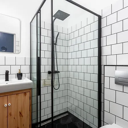 Apartment Freshly Refurbished, Stylish In The Center Of Budapest