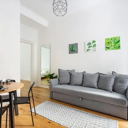 Freshly Refurbished, Stylish In The Center Of Budapest